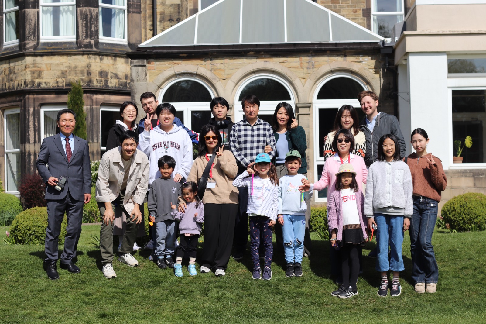 London Everliving Korean Church congregation